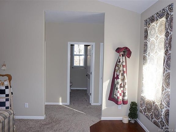 5th image of 124 Arrowhead Dr