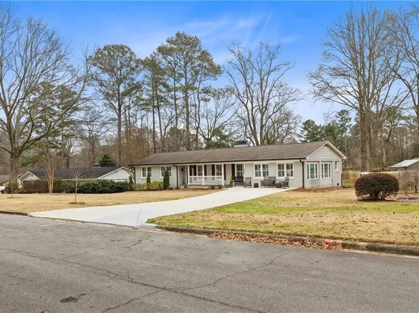 1845 Evergreen Ln, Alpharetta, GA 30009