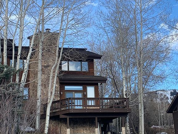 3rd image of 1755 Highland Way