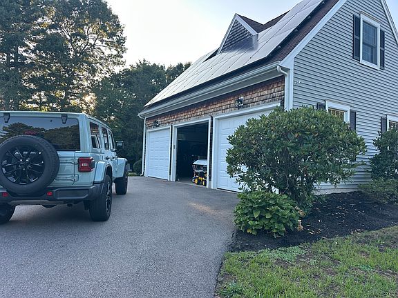 2nd image of 15 Waterfall Rd