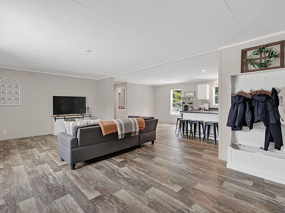 3rd image of 111 Rosewood Drive