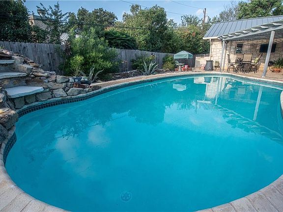 5th image of 104 Marschall Dr