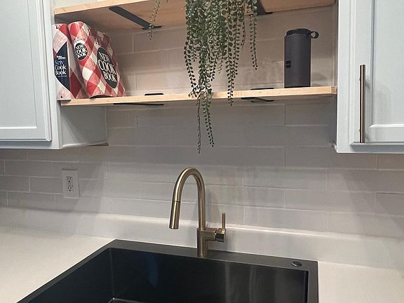 5th image of 7712 Autry Cir APT 403