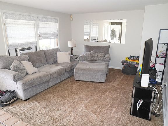 4th image of 22 Blaney Ct Unit 22