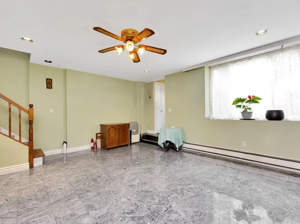 80-04 Cowles Court image 6 of 29