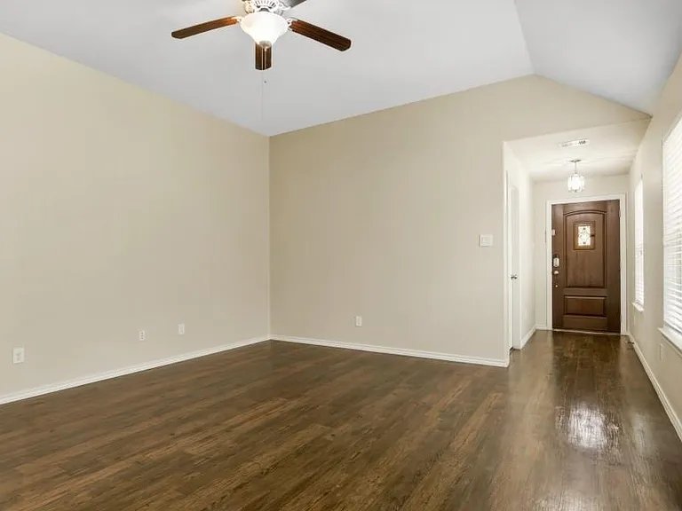19618 Kingston Green Ln — Photo 4