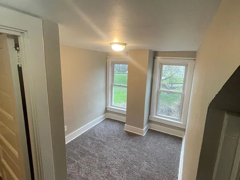 1113 Vine St — Photo 11
