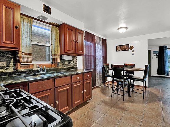 3rd image of 7116 S Central Park Ave
