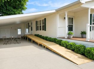 6036 Chestnut Trl, White Lake, MI 48383