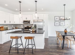 5555 Lori Ln W, West Fargo, ND 58078