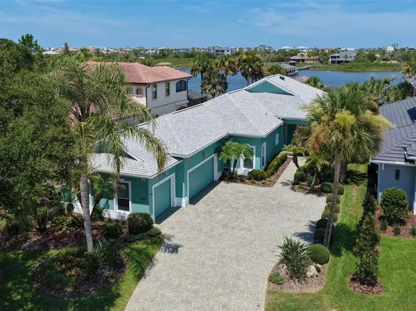 127 S Riverwalk Dr, Palm Coast, FL 32137