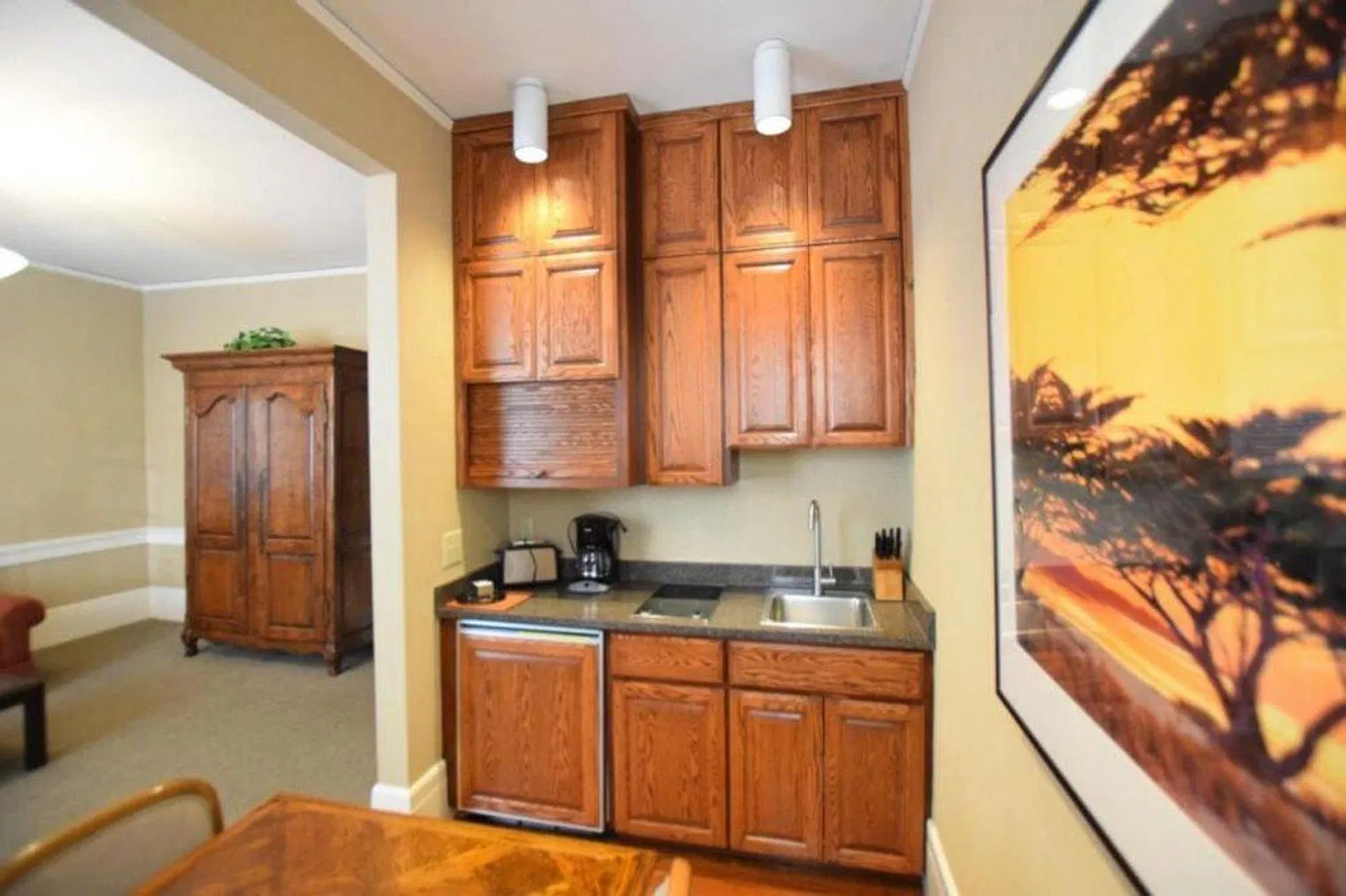 1 bed, 1.0 bath, 269 sqft, $9,120 — Photo 3