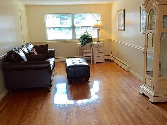 5th image of 10 Washington Park Dr #7