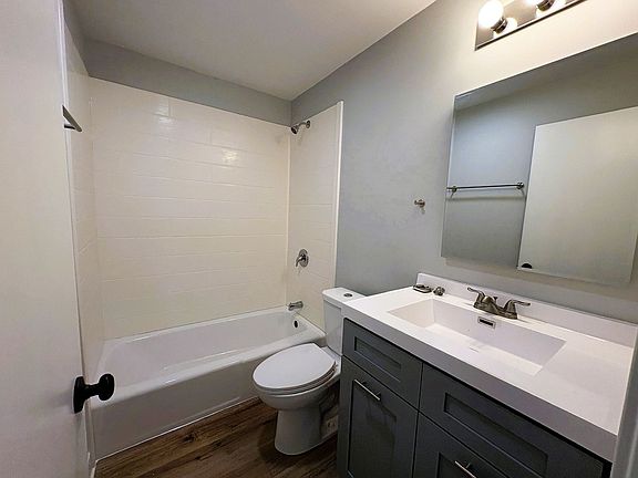 3rd image of 1000 E Orchard St APT 103
