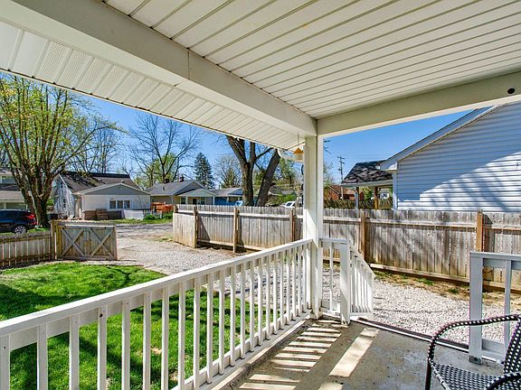 2nd image of 2058 Briarwood Ave