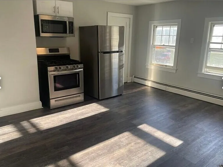 18 Noyes Ave #2 — Photo 2