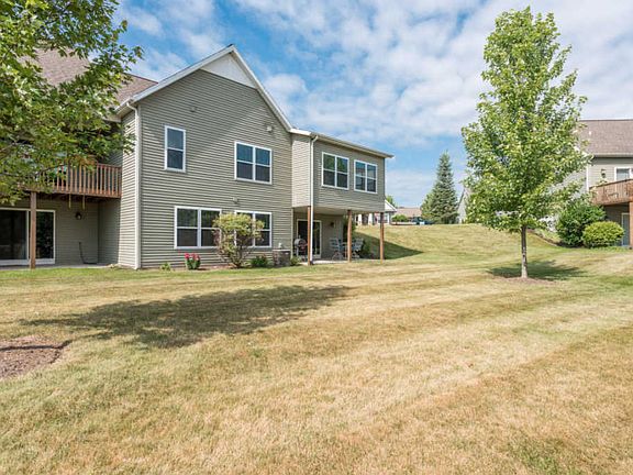 3rd image of 665 Braeside Dr SE