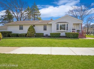 151 E Daniels Rd, Palatine, IL 60067