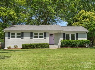 3839 Woodleaf Rd, Charlotte, NC 28205