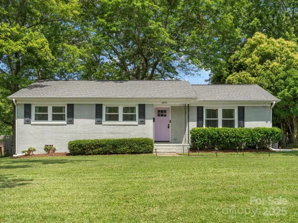 3839 Woodleaf Rd, Charlotte, NC 28205