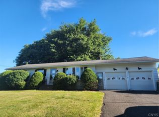 38 Glenridge Rd, Whitesboro, NY 13492
