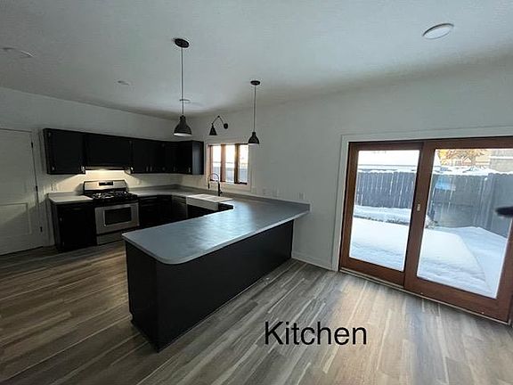 5th image of 510 W Main St
