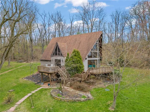 1001 Clinton Frankfort Rd, Clinton, PA 15026