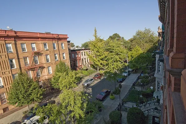 Rented by Monte Rosa Realty | media 33