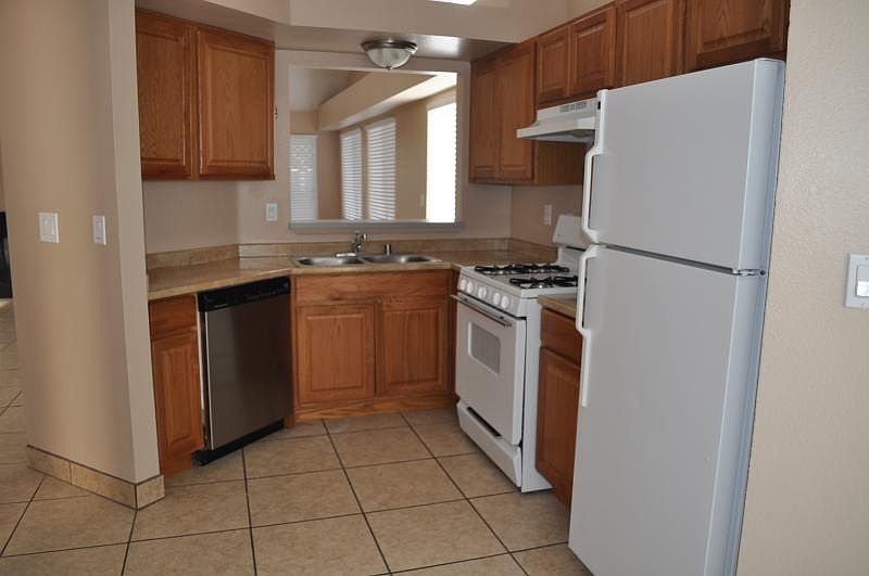2nd image of 1909 Joliet Cir