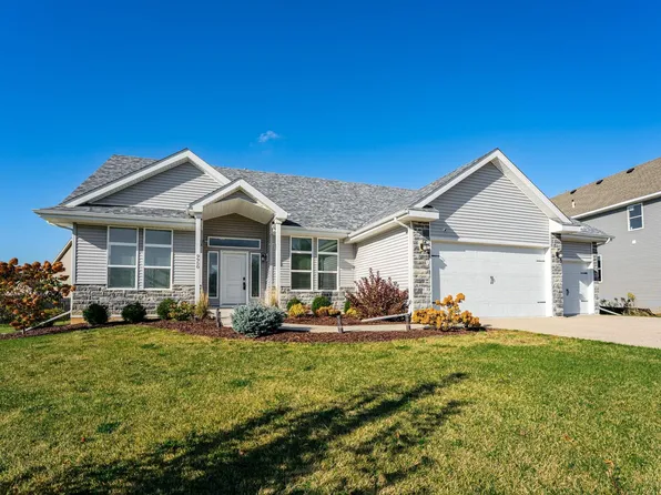 9950 Leanna Dr, Roscoe, IL 61073