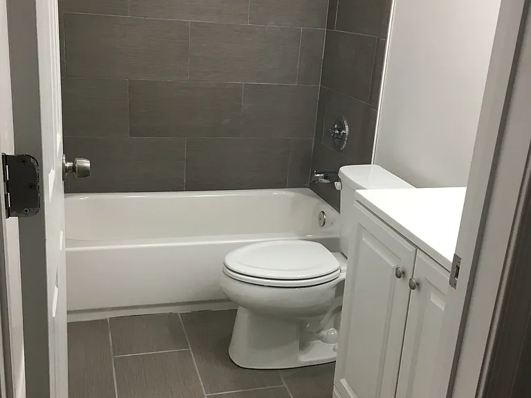 1223 Queen St NE #2 — Photo 6