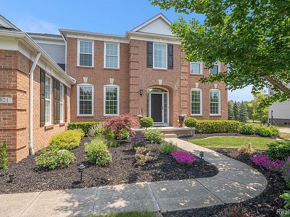 3rd image of 8321 Oxford Ln