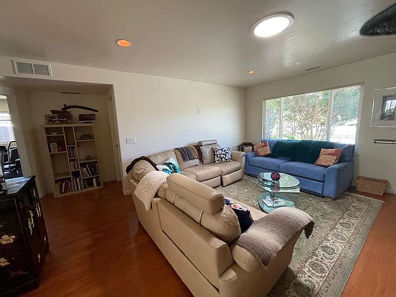 3rd image of 1501 La Casita Dr