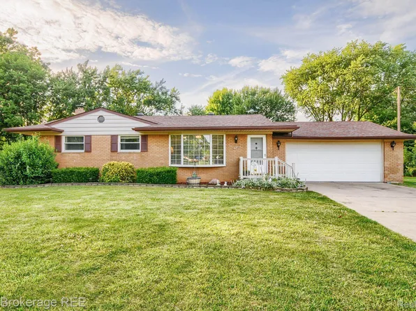 4358 Old Colony Dr, Flint, MI 48507