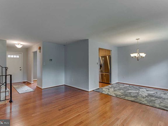 5th image of 9605 Ashbourn Dr