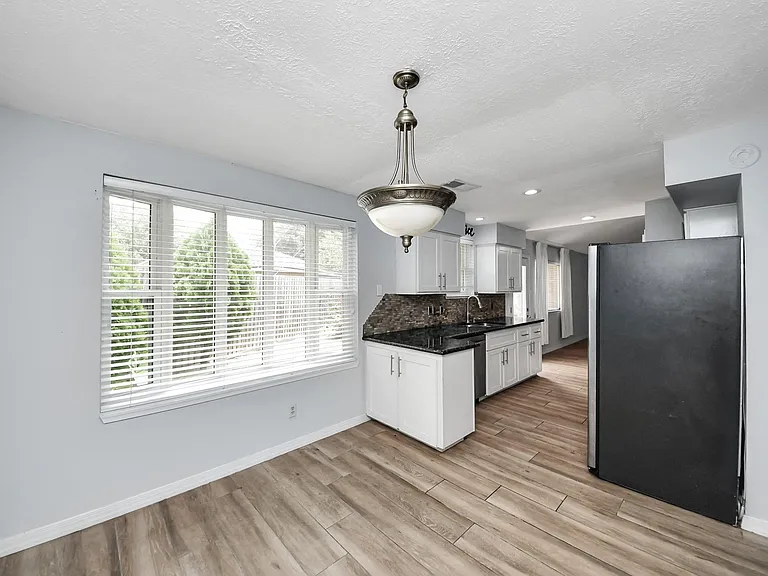5954 Beaudry Dr — Photo 20