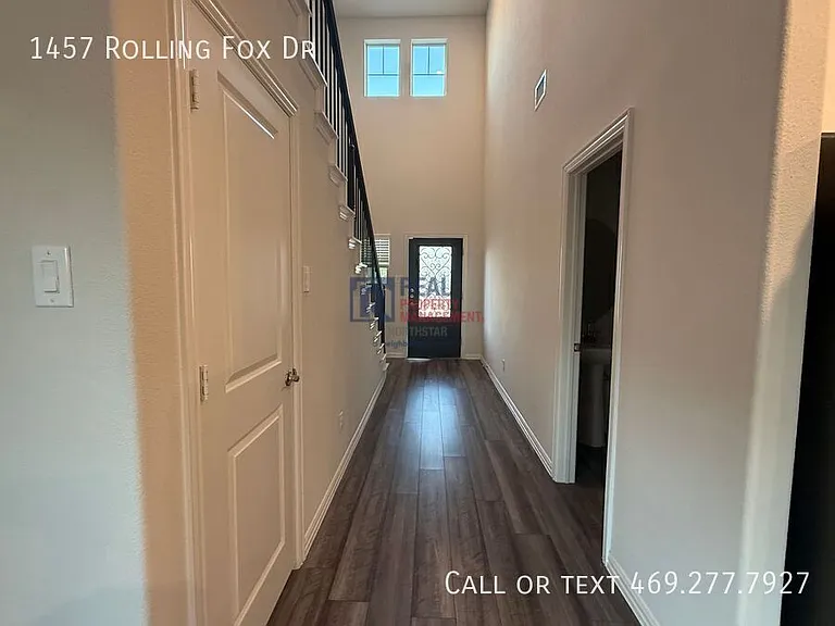 1457 Rolling Fox Dr — Photo 2