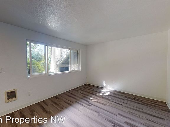 3rd image of 1101 Prospect Ave NE #4