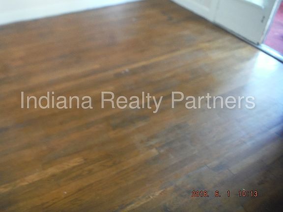 4th image of 703 N Gladstone Ave