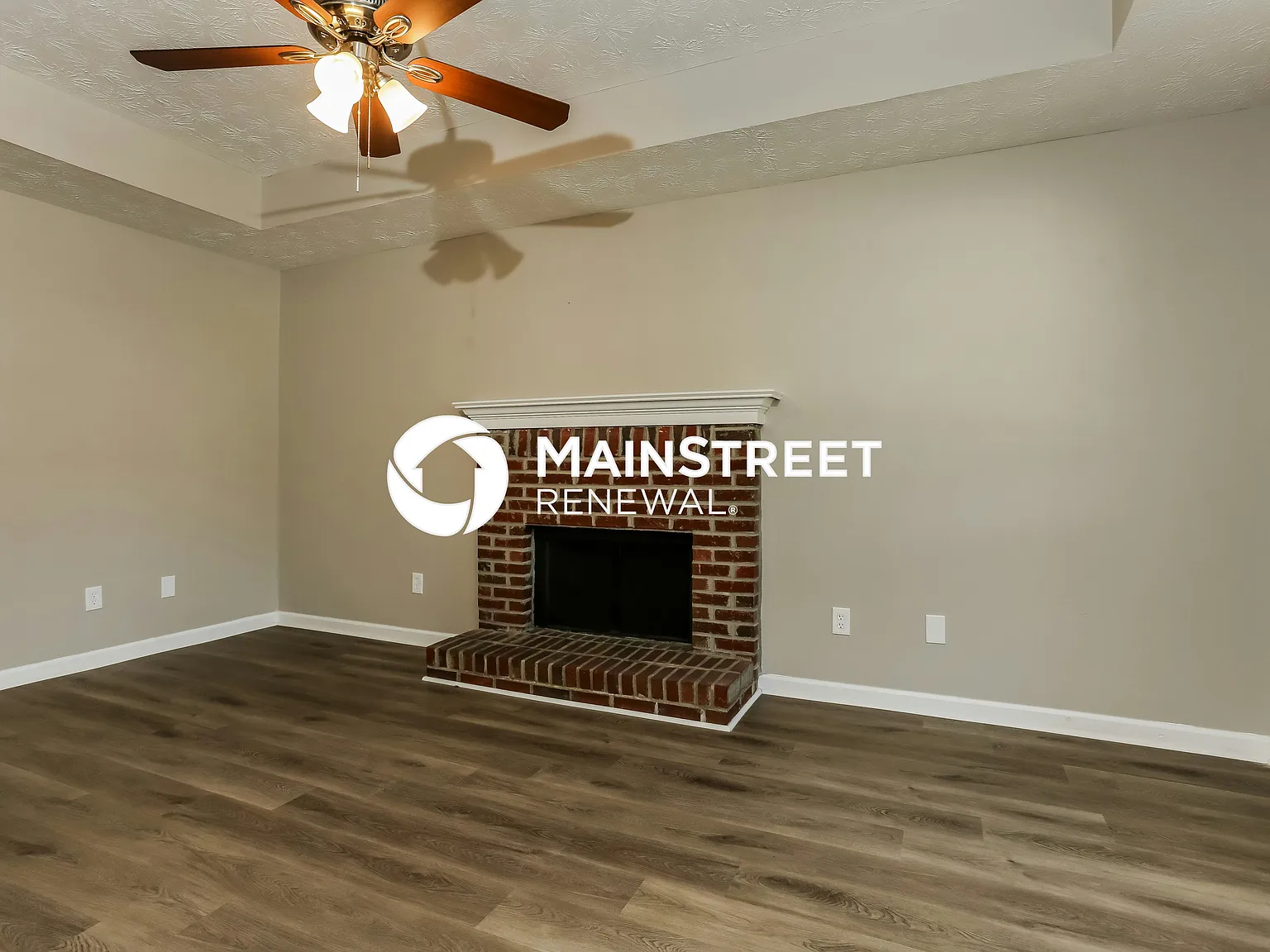 1060 Overlook Dr — Photo 2