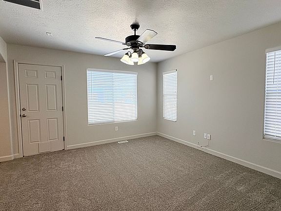 4th image of 173 E Fiddlers Canyon Rd Unit 1