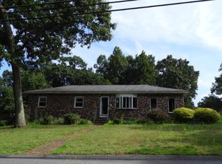 215 Passaconaway Dr, Dracut, MA 01826