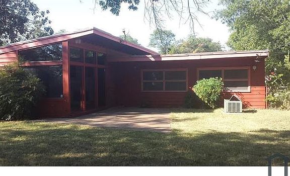 2nd image of 2330 Linda Ln