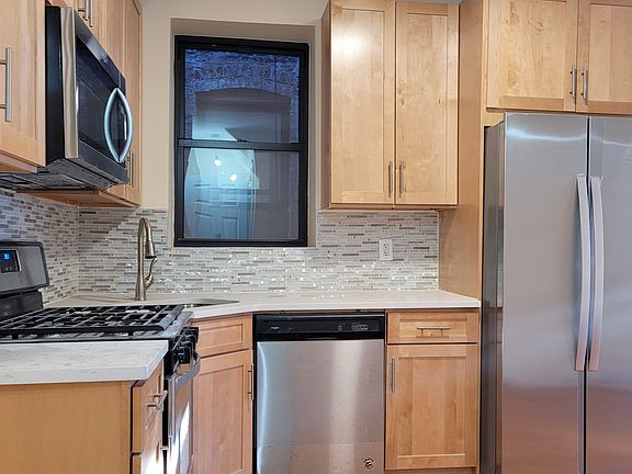 2nd image of 725 New Jersey Ave #1
