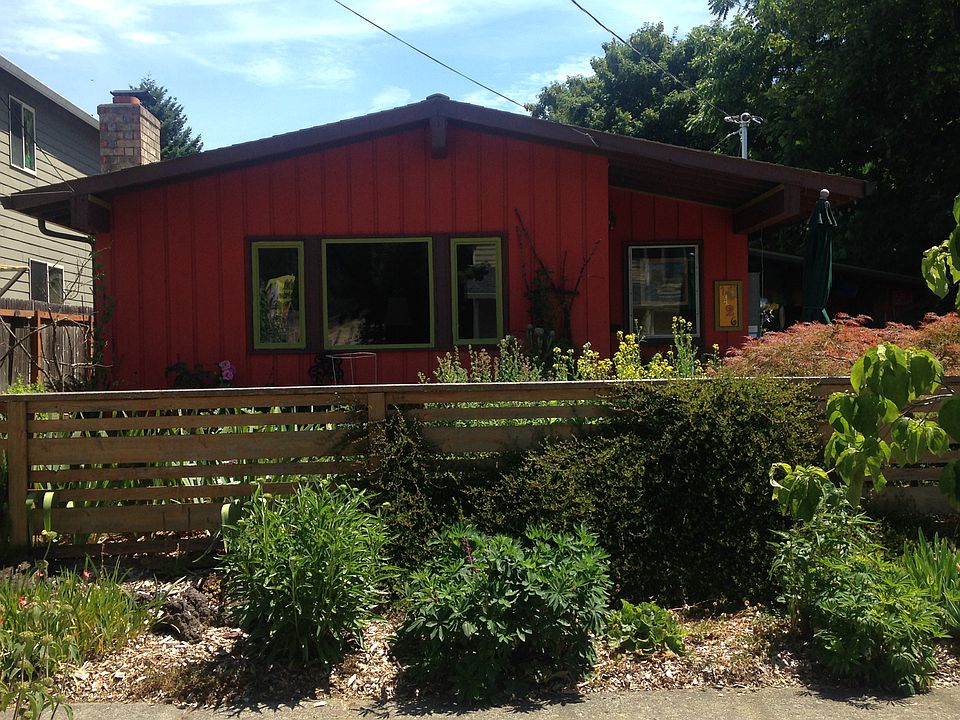 2nd image of 1426 SE 84th Ave