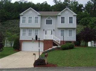 116 Stratford Ct, New Stanton, PA 15672