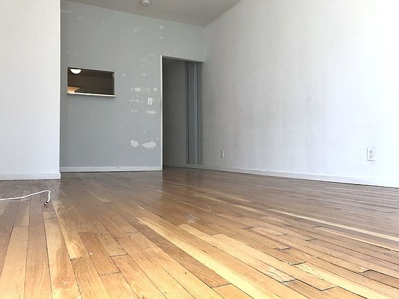 3rd image of 239 E 77th St APT 3B