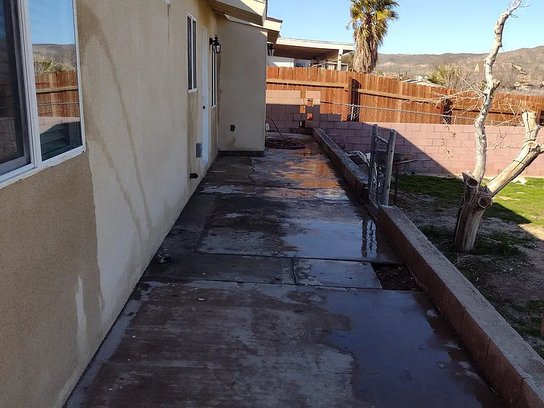 1551 Riverside Dr — Photo 8
