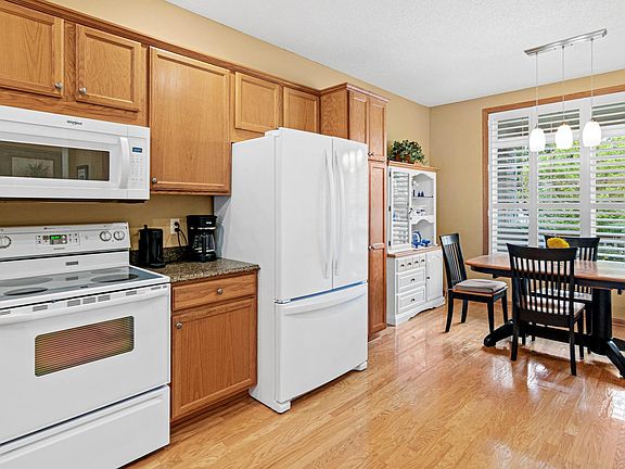 5th image of 15118 Dutchman Way