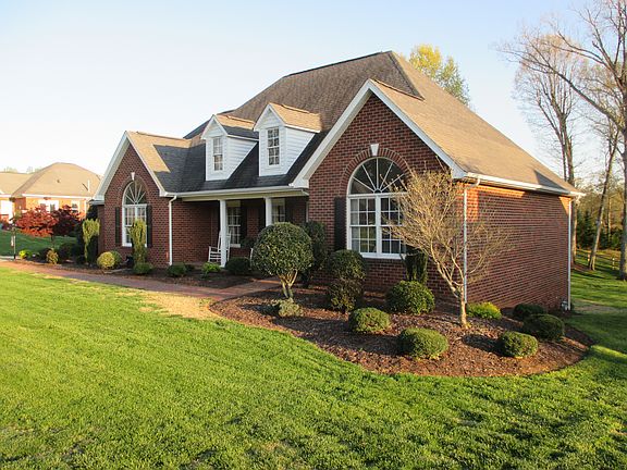 2nd image of 120 Dakota Dr